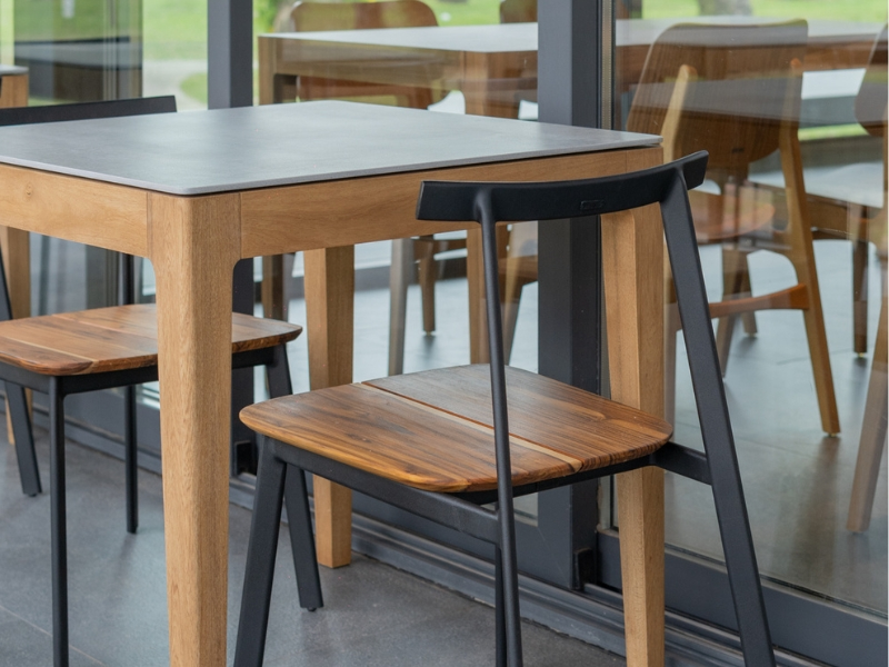 SILLA GEORGIA + mesa a medida